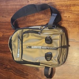 Staye professional olive backpack